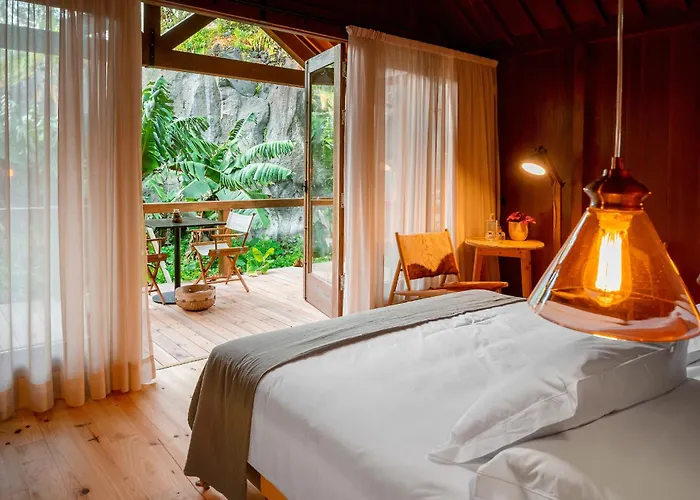 Senhora Da Rosa, Tradition & Nature